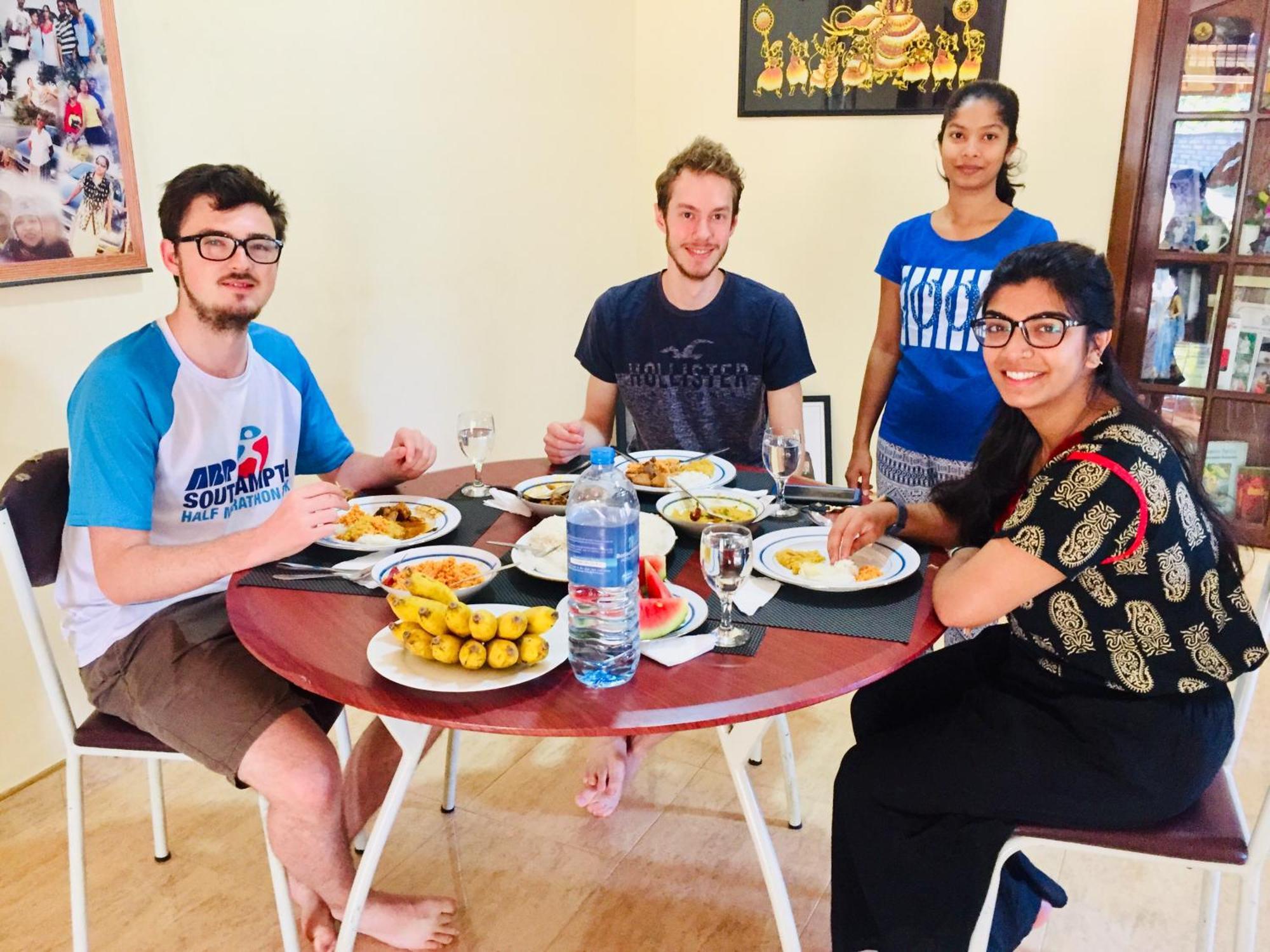 Sweet Home Tourist Rest, Cooking Classes & Tours Anuradhapura Εξωτερικό φωτογραφία