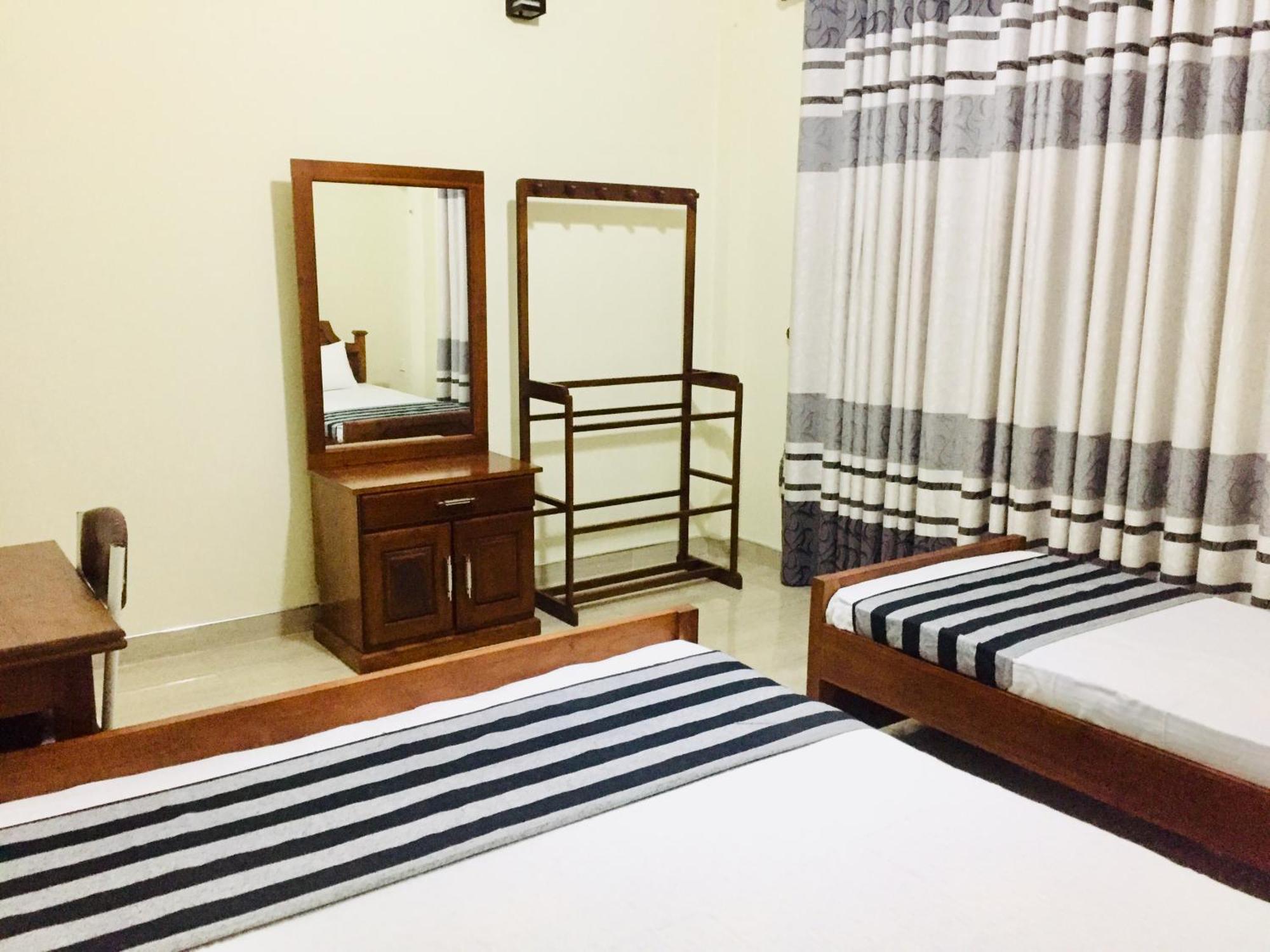 Sweet Home Tourist Rest, Cooking Classes & Tours Anuradhapura Εξωτερικό φωτογραφία